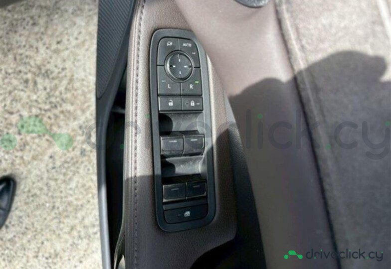 Lexus RX White