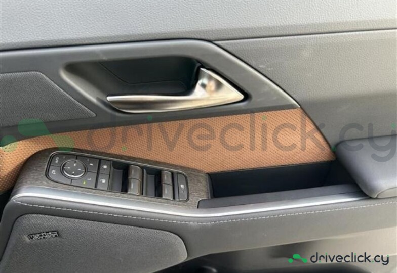 Lexus GX Белый