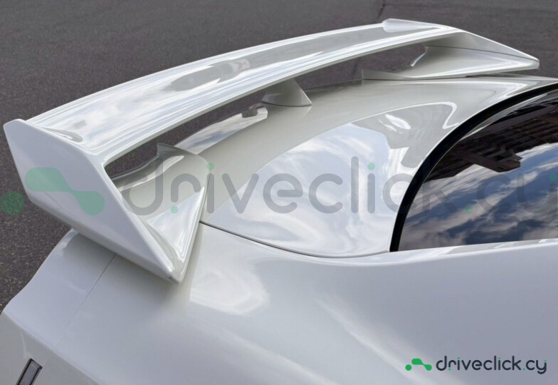 Nissan GT-R White