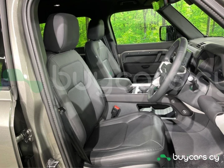 Land Rover Defender Серый