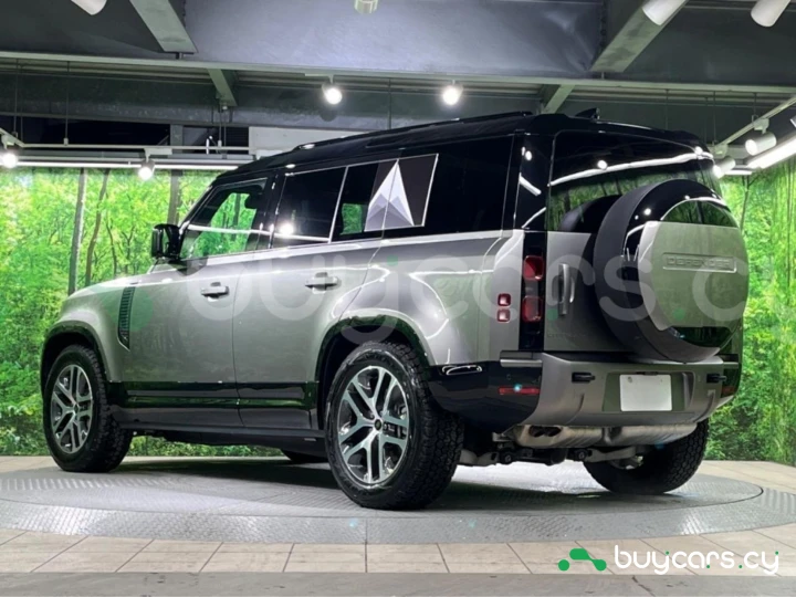 Land Rover Defender Серый
