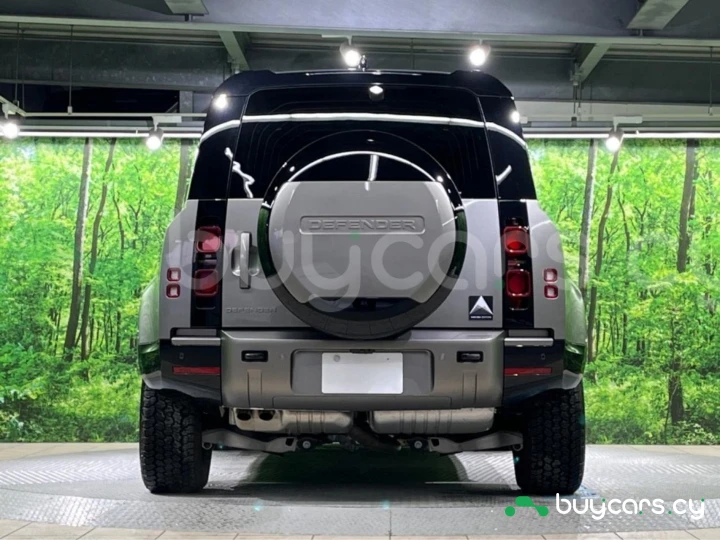 Land Rover Defender Серый