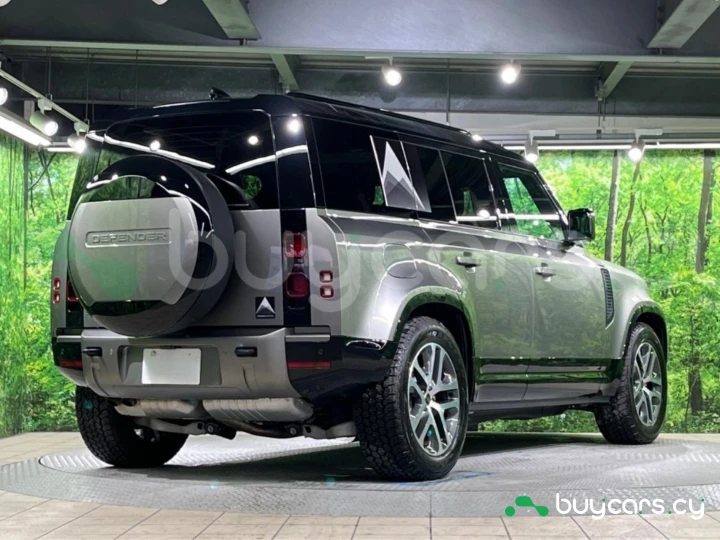 Land Rover Defender Серый