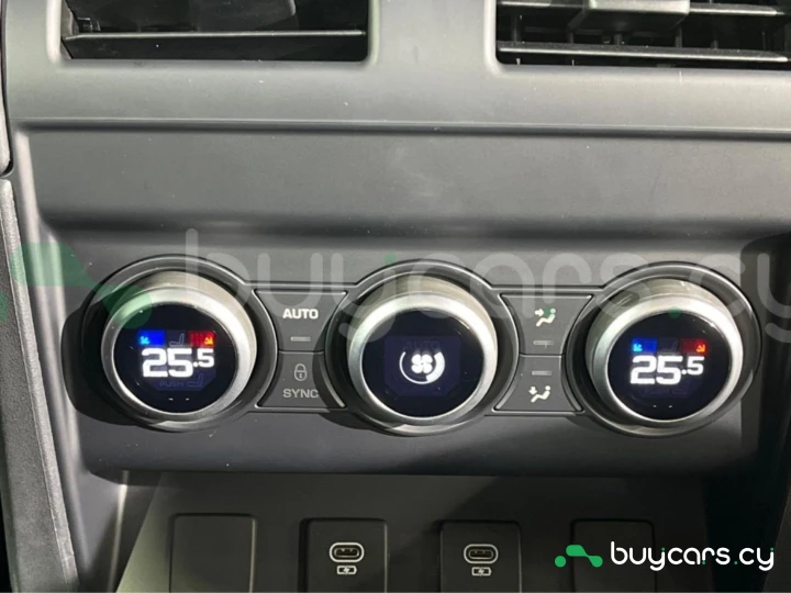 Land Rover Defender Серый