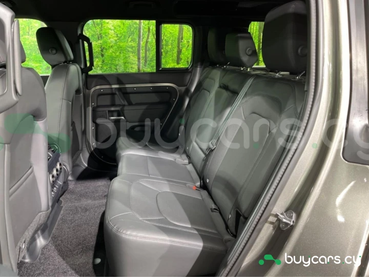 Land Rover Defender Серый