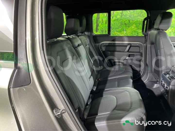 Land Rover Defender Серый