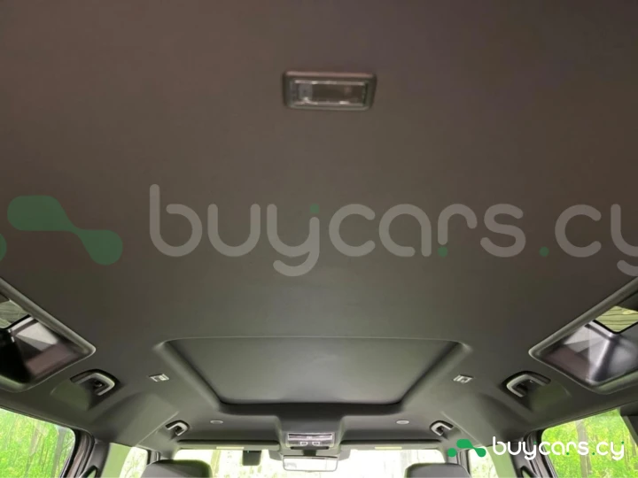 Land Rover Defender Серый