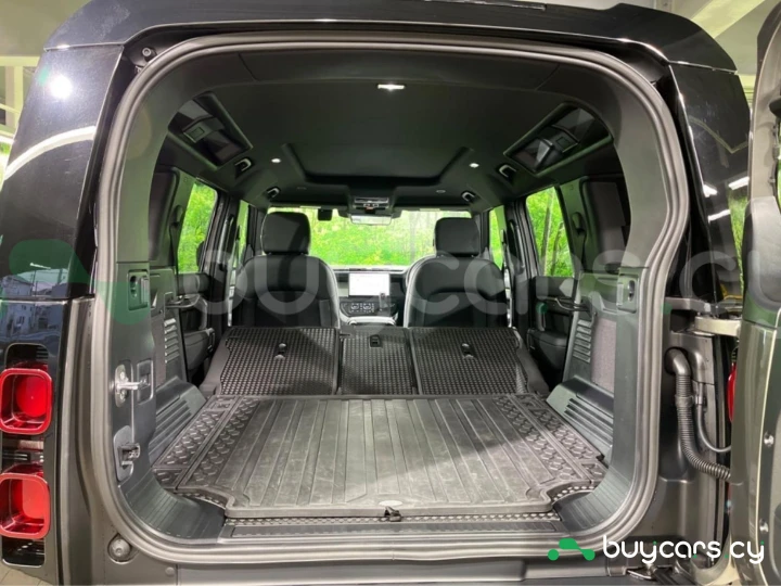 Land Rover Defender Серый