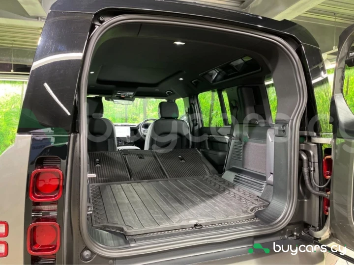 Land Rover Defender Серый