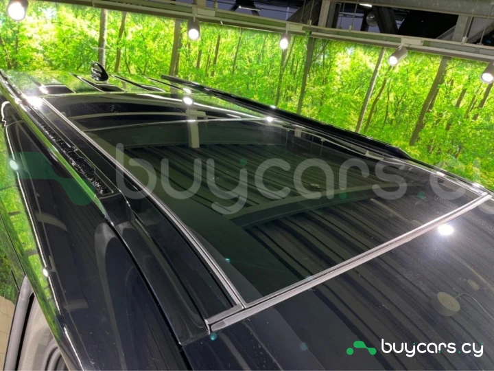 Land Rover Defender Серый