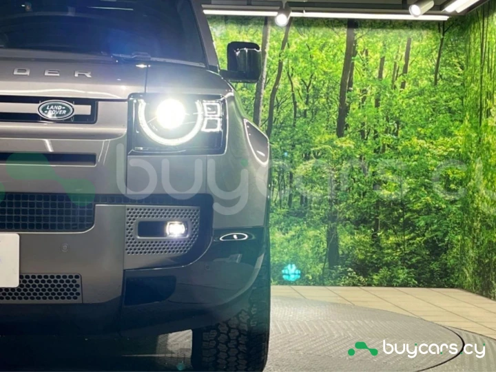 Land Rover Defender Серый