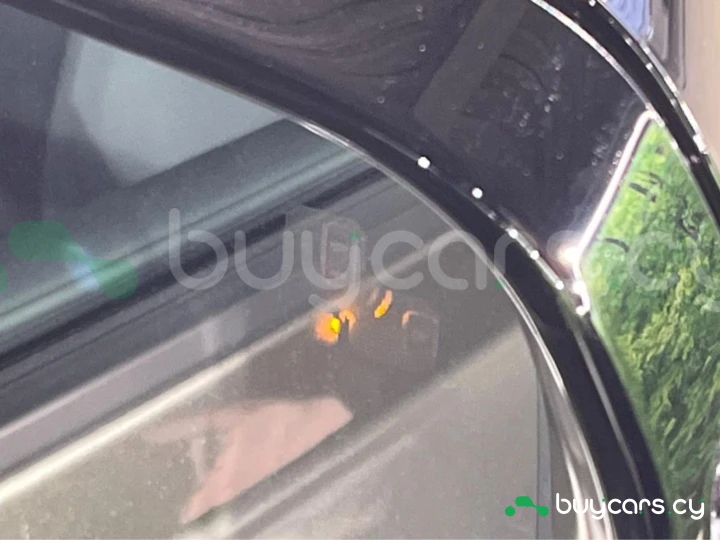 Land Rover Defender Серый