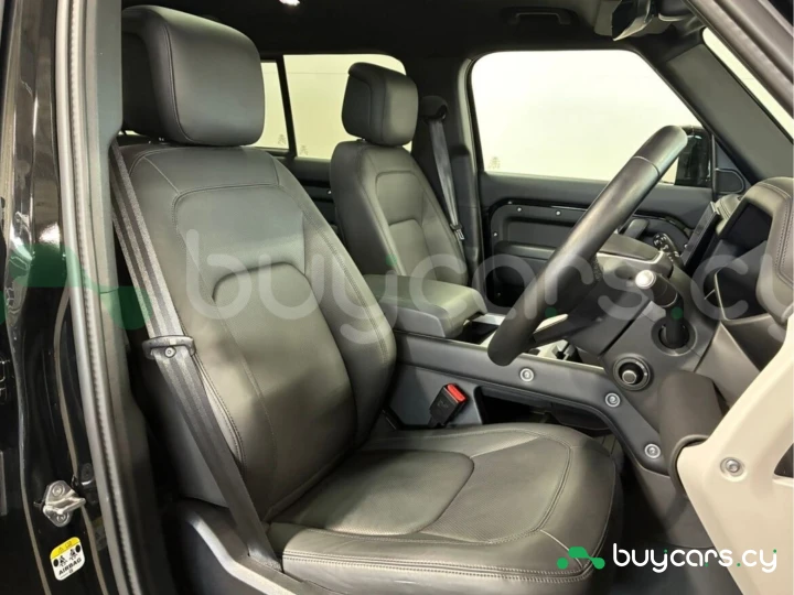 Land Rover Defender Черный