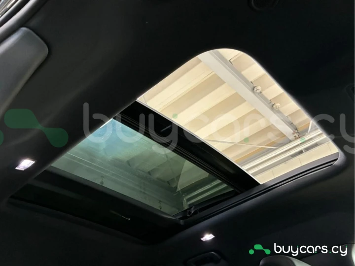 Land Rover Defender Черный