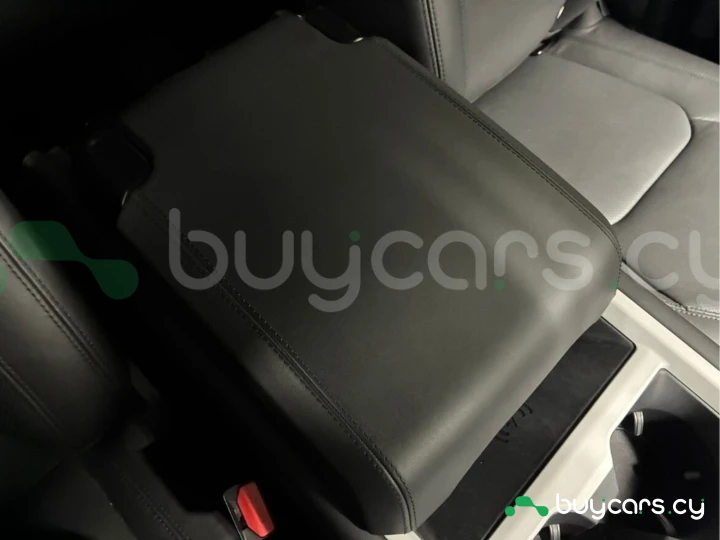 Land Rover Defender Черный