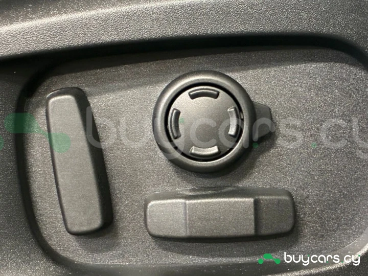 Land Rover Defender Черный