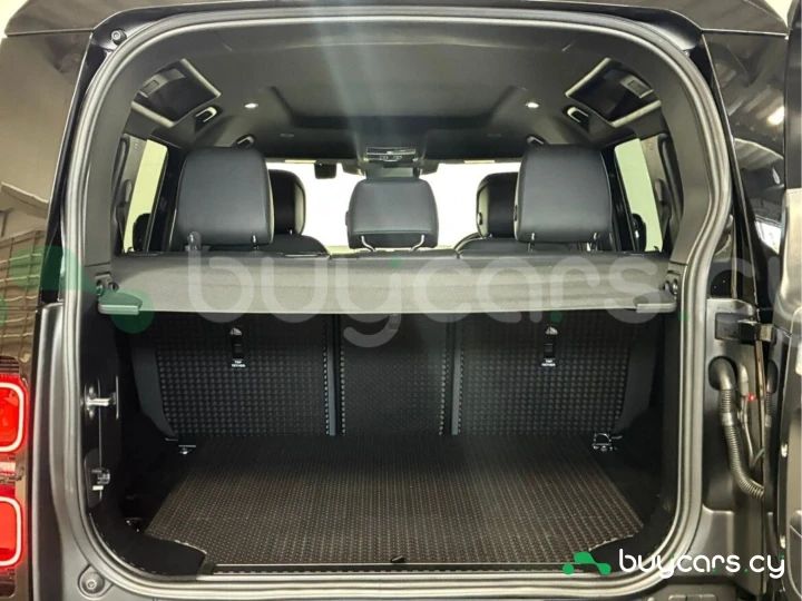 Land Rover Defender Черный