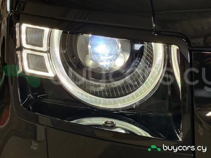 Land Rover Defender Черный