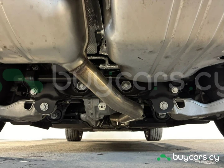 Land Rover Defender Черный