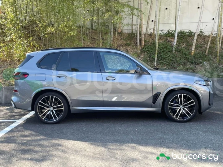 BMW X5 Серый
