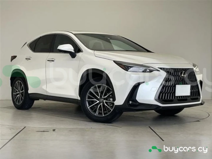 Lexus NX Белый