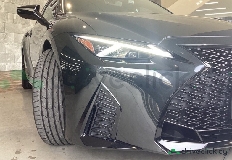 Lexus IS Black