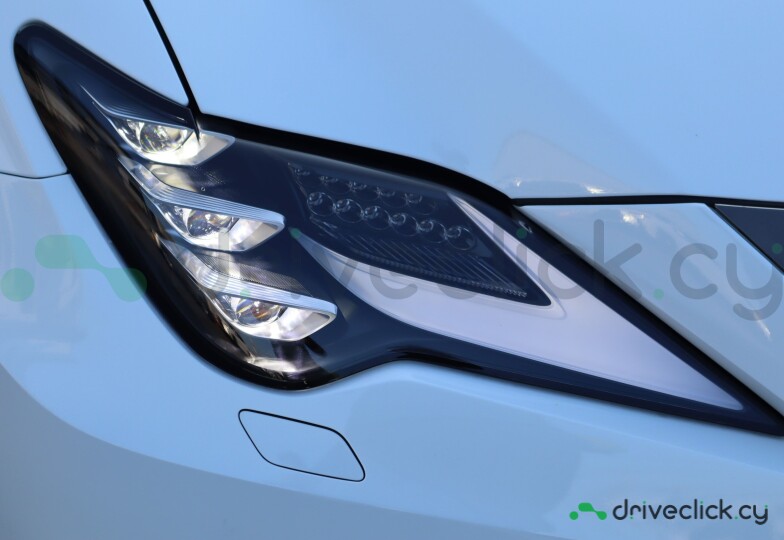 Lexus RC White