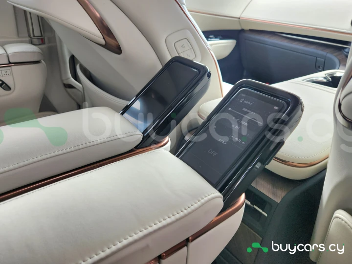 Lexus LM Темно-красный