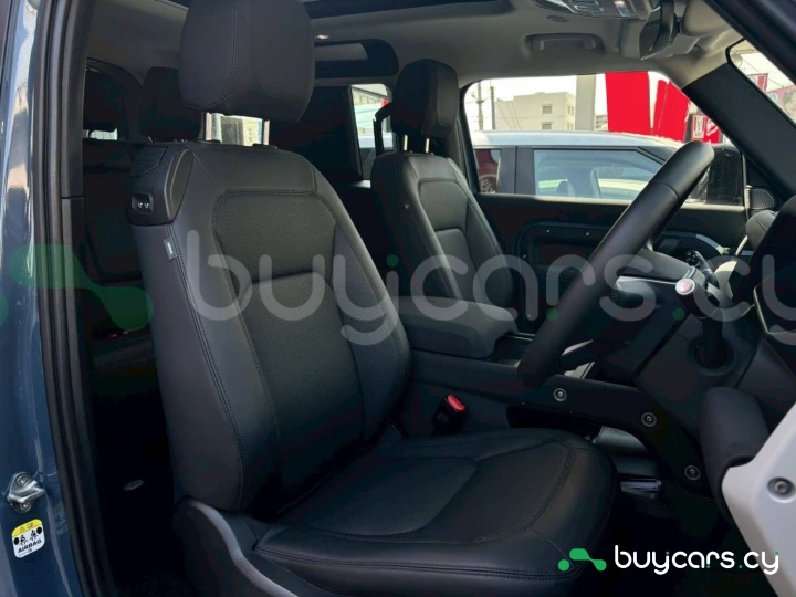 Land Rover Defender Синий