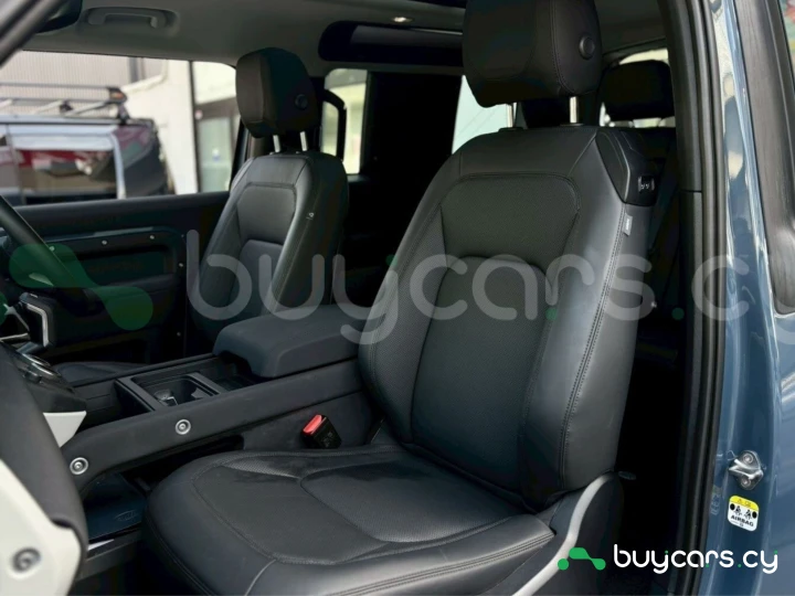 Land Rover Defender Синий