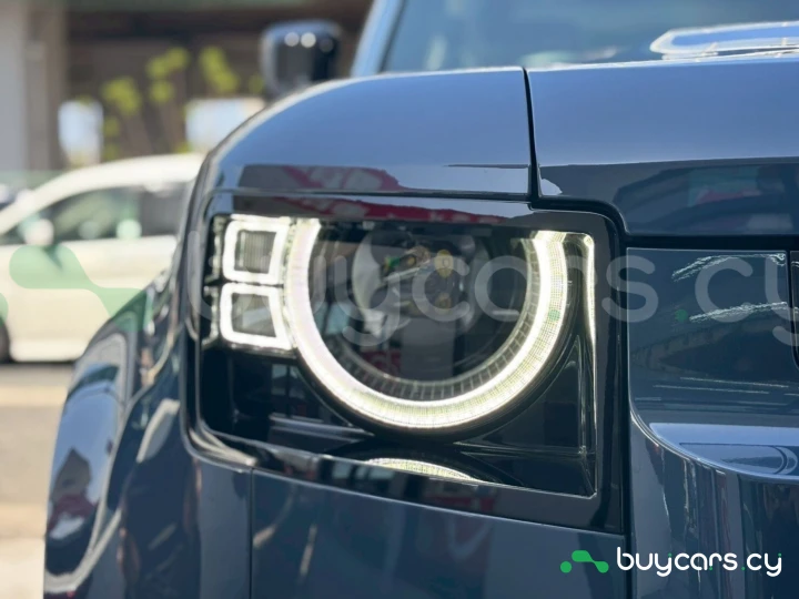 Land Rover Defender Синий