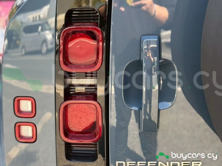 Land Rover Defender Синий