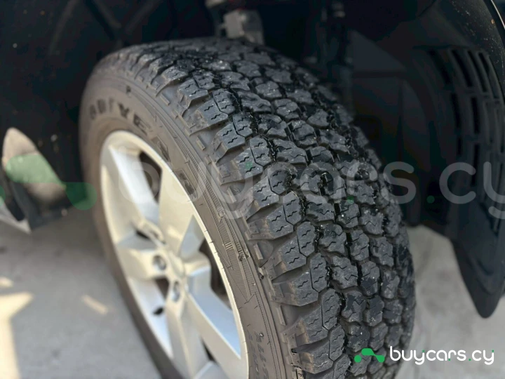 Land Rover Defender Синий