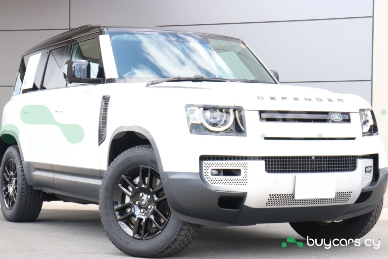 Land Rover Defender Белый