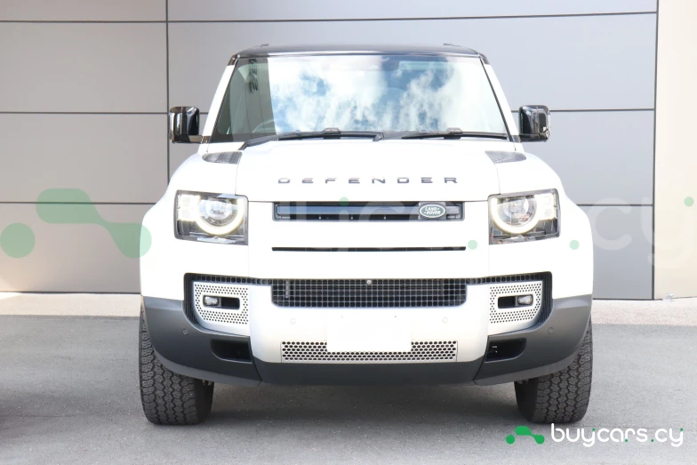 Land Rover Defender Белый