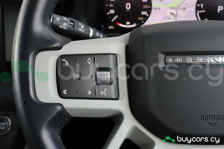 Land Rover Defender Белый