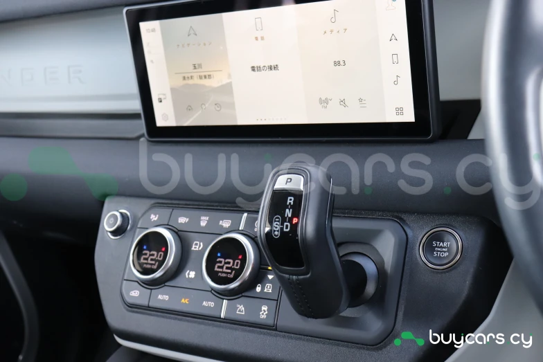 Land Rover Defender Белый