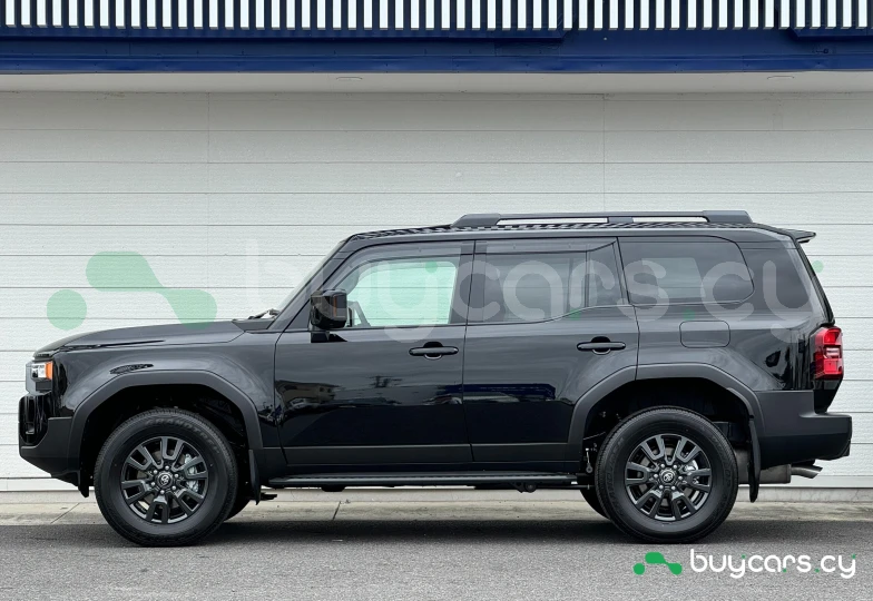Toyota Land Cruiser 250 Черный