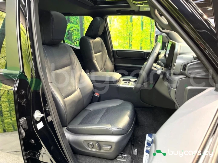 Toyota Land Cruiser 250 Черный