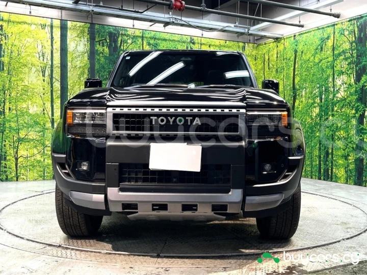 Toyota Land Cruiser 250 Черный