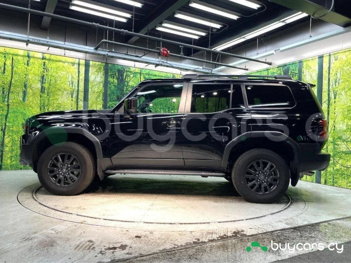 Toyota Land Cruiser 250 Черный