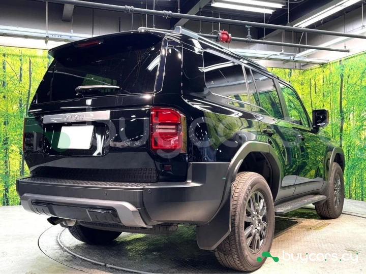Toyota Land Cruiser 250 Черный