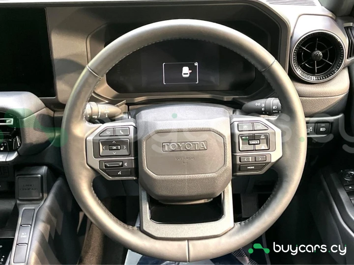 Toyota Land Cruiser 250 Черный