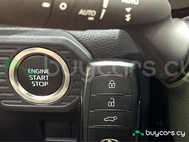 Toyota Land Cruiser 250 Черный