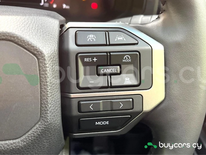 Toyota Land Cruiser 250 Черный