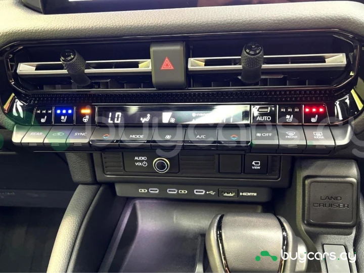 Toyota Land Cruiser 250 Черный