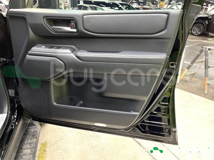 Toyota Land Cruiser 250 Черный