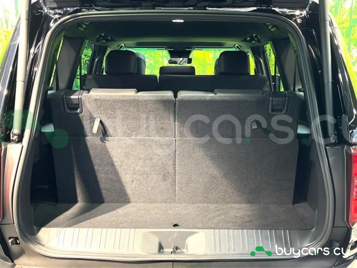 Toyota Land Cruiser 250 Черный