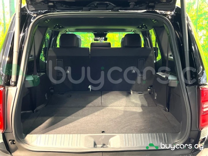 Toyota Land Cruiser 250 Черный