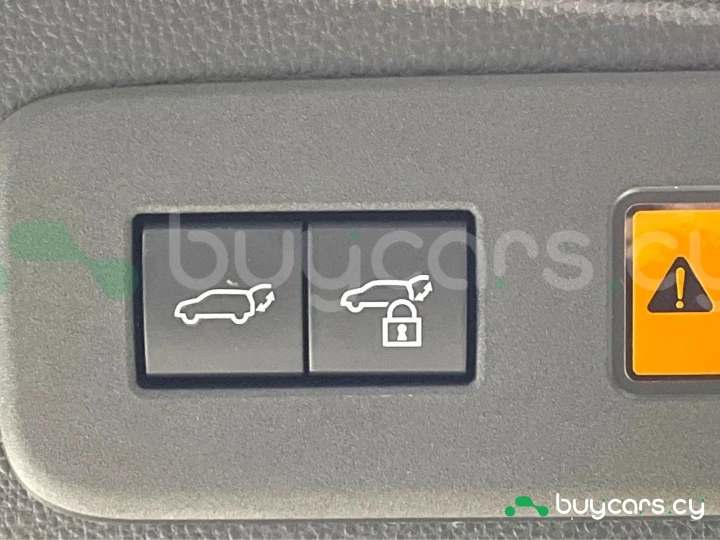 Toyota Land Cruiser 250 Черный